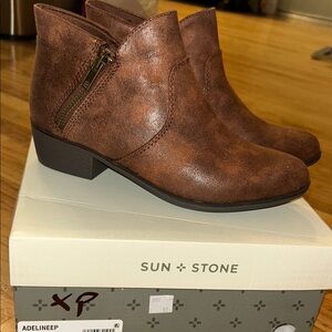 Sun + Stone Women's Brown Ankle Boots